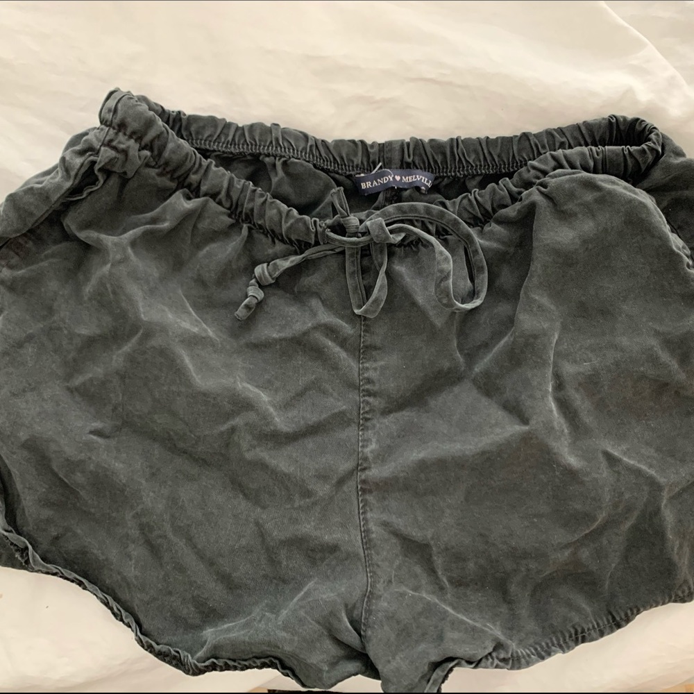 I’m selling these comfortable/ stylish brandy melville shorts.